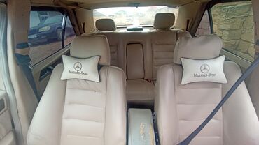 Mercedes-Benz: 111 Mator Qaz quraşdırılıb texpasportda qeyd olunub. Dəri salon — 12