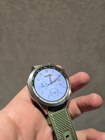 huawei часы: Huawei Watch GT 4 46mm, с небольшой трещиной на стекле, полный