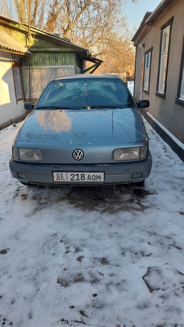 Volkswagen: Volkswagen Passat: 1989 г., 1.8 л, Механика, Бензин, Седан