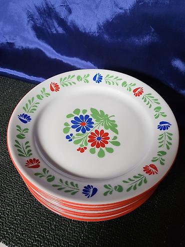 Ostali antikviteti: Tanjiri 1 madarski Alfrodi porcelan 1968 do 1987god. Tanjiri — 8