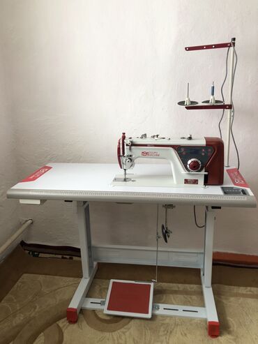 новый утюг: Швейная машина Machine, Полуавтомат
