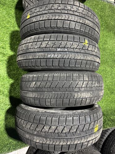 Шины: Шины 215 / 60 / R 17, Зима, Б/у, Комплект, Легковые, Япония, Bridgestone