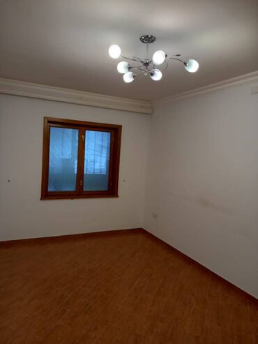 Ofislər: Gənclik metrosunun yaxınlığında yerləşən 125 kv sahəsi olan təmirli — 1