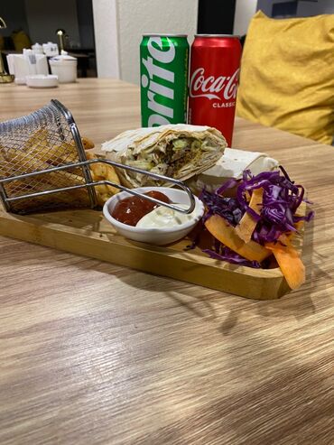 онлайн работа для студентов в баку: Официант требуется, Ресторан, Ежедневно оплата, 18-29 лет, До 1 года опыта