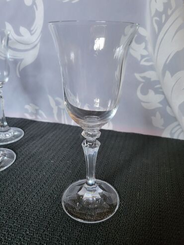 Čaše: Case vintaz,kristal za vino bohemija. Case komada 4 u na lalafo.rs — 6 Čaše: Case vintaz,kristal za vino bohemija. Case komada 4 u — 6