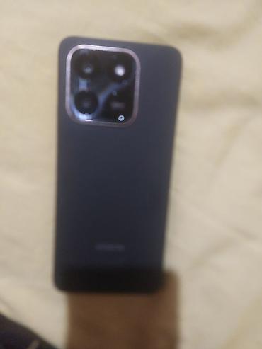 чехол htc desire v: Məhsul: Arxa kameraları kvadrat modulda yerləşən, mat qara arxa — 1