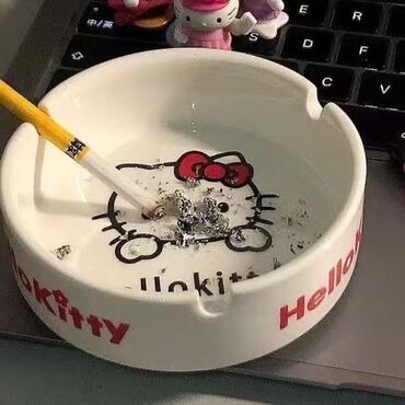 я ищу работу в кафе: Керамическая пепельница Hello Kitty. - Материал: толстостенная