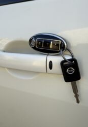 Nissan: Nissan Tiida: 1.5 l | 2011 il Hetçbek — 13