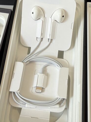 Зарядные устройства: Продаю оригинальные аксессуары apple. Новые не использованные из — 2