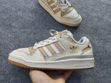 Botinkalar: Orginal Adidas. demey olar geyinilmeyib yeni kimi qalib.avropadan