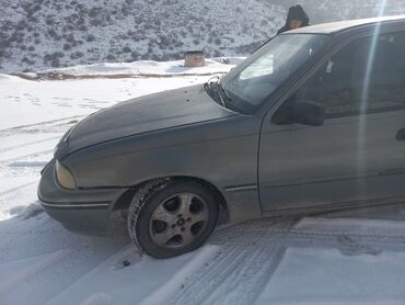 Daewoo: Daewoo Nexia: 1994 г., 1.5 л, Механика, Бензин, Седан