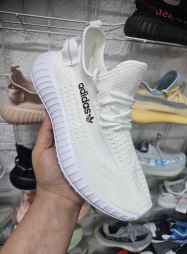 kutije za nakit слике: Sličan kao yezzy model 36 do 41 za samo 3300 din👠🌀🌀