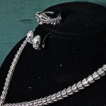 Zərgərlik dəstləri: Dəstə daxildir: Üzük, Sırğa, Boyunbağı, Bvlgari, Gümüş, 925 Əyar — 8