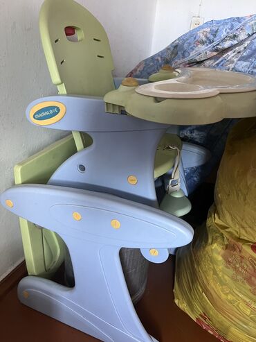 детиский мебел: Стульчик для кормления Б/у