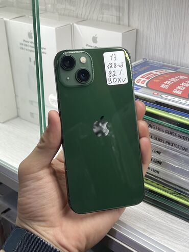 Apple iPhone: IPhone 13, Б/у, 128 ГБ, Alpine Green, Зарядное устройство, Защитное стекло, Чехол, В рассрочку, 92 %