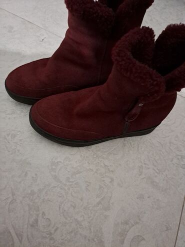 Ботинки и ботильоны: Две пары женских ботинок/ботильонов. 1) Уютные зимние ботинки — 2