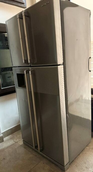 soyu: Б/у 2 двери Hitachi Холодильник Продажа, цвет - Серый, С диспенсером