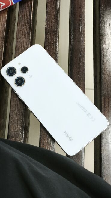 телефоны xiaomi: Redmi, Redmi 12, Б/у, 256 ГБ, цвет - Серебристый, 2 SIM