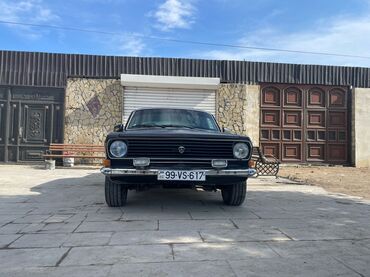 QAZ: GAZ Volga 24 sedan - Kuzov: 4 qapılı, qara rəng, xrom ön-arxa — 1