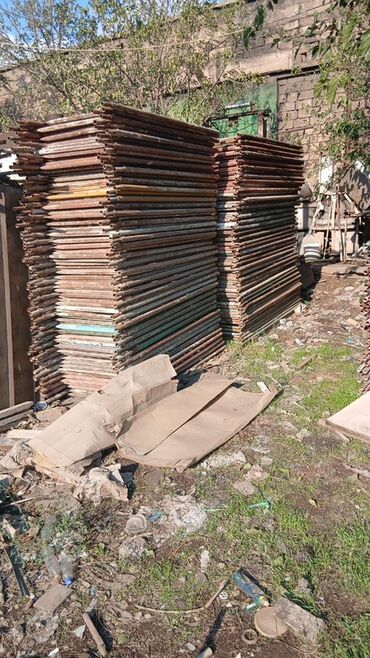 Profillər, şvellerlər: Tikinti üçün metal iskele panelləri və boru karkasları Məhsul