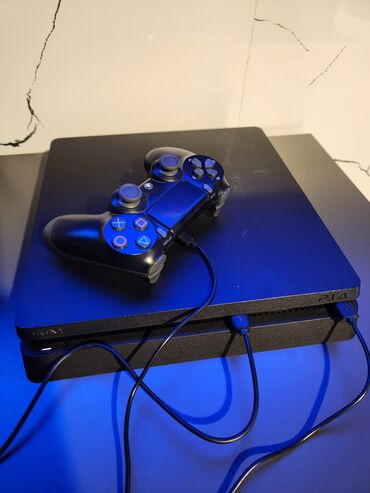 ps4 usb: PlayStation 4 Slim oyun konsolu - Model: PS4 Slim (qara) - Daxil