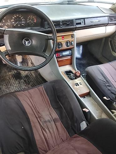 спринтер рассрочку: Mercedes-Benz 220: 1989 г., 0.4 л, Механика, Бензин, Седан — 4