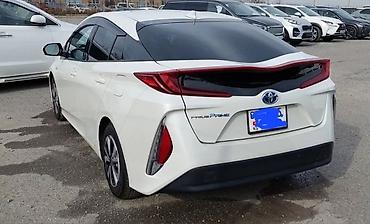 pir: Toyota Prius: 2017 г., 1.8 л, Вариатор, Электромобиль, Хэтчбэк — 4