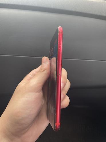 Apple iPhone: IPhone SE 2020, Б/у, 64 ГБ, Красный, Чехол, 77 % — 7