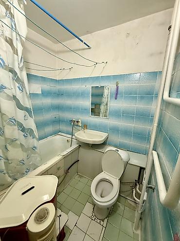 104серии: 1 комната, 32 м², 10 мкр 104 серия, 1 этаж, Старый ремонт — 5