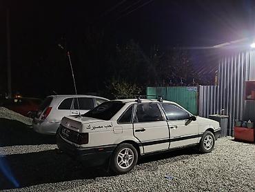 ижара авто: Volkswagen Passat: 1991 г., 1.8 л, Кол менен иштөөчү, Бензин, Седан — 1