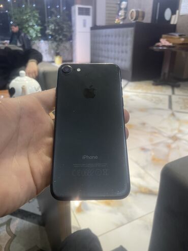 Apple iPhone: IPhone 7, 32 GB