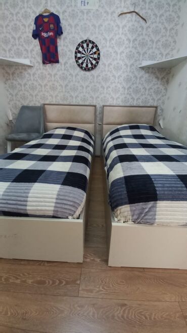 cüt kravat: 2 çarpayı birlikdə satılır 200 azn.Çarpayıların matrasları var,baza