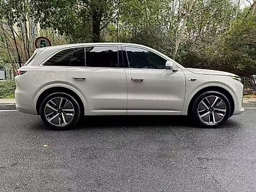 Lixiang: Lixiang L6: 2025 г., Гибрид, Кроссовер — 1