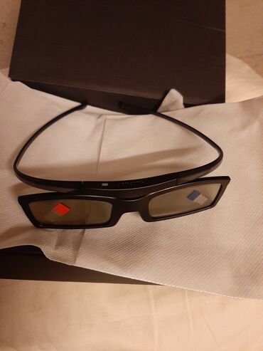 3d очки: 3D eynək.komplektde 4 ədəddir.Yenidir.İstifadə olunmayıb.Samsung