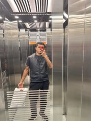 требуется водитель с грузовым авто: Требуется Мото курьер, Автокурьер Полный рабочий день, Шестидневка, Премии, Старше 18 лет