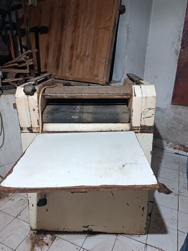 Ostali kuhinjski aparati: Industrijska valjak mašina za testo / laminator - Teška, stabilna — 4