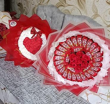 online perde satisi: Şokolad və süni güllərdən hazırlanmış büketlər - Tematik dizayn — 2
