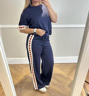 Gornji i donji deo: ✅ ženski komplet – majica i široke pantalone
✅3300 din — 5