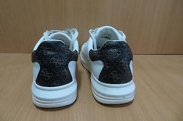 bata baletanke: GUESS br 44 28cm unutrasnje gaziste stopala, patike bez bilo kakve — 3