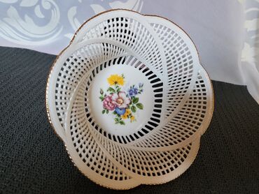 Činije: Bombonijera nova Cluj Napoka porcelan iz 70ih. Porcelanska rumunska — 2