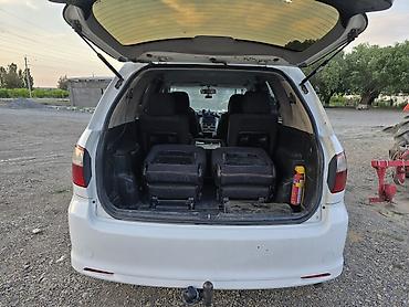 Транспорт: Toyota Avensis Verso: 2004 г., 2 л, Механика, Дизель, Минивэн — 4