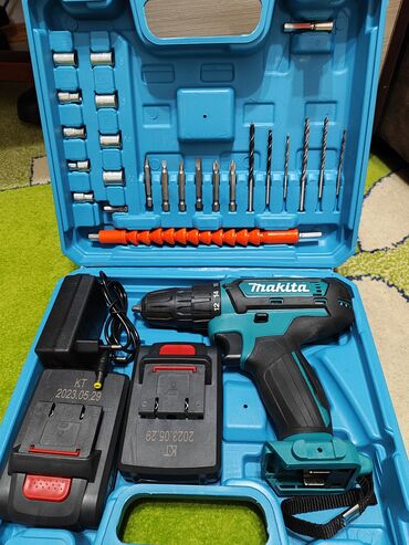 строительные инструменты продаю: Продаю новый шуруповерт Makita 
2 батарейки в комплекте