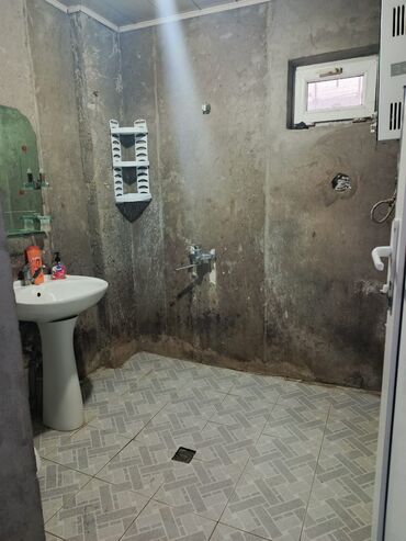 Həyət evləri və villaların satışı: Kiraye; Heyet evi. Sabuncu r. Savalan y.m 5 otaqli heyet evi kiraye — 10