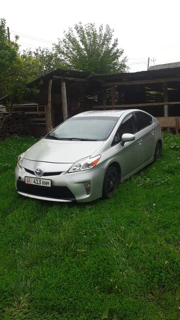 Toyota: Toyota Prius: 2014 г., 1.8 л, Робот, Гибрид, Универсал