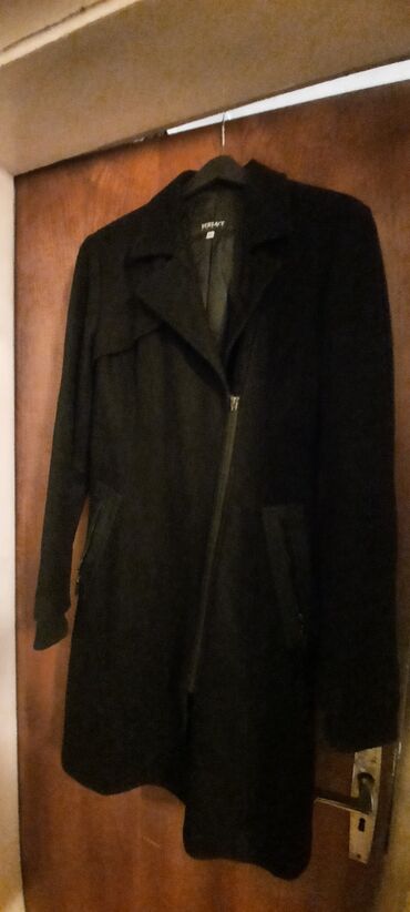 crni kratki kaput: S (EU 36), Sa postavom
