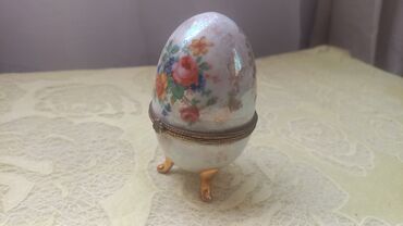 Декор для дома: Шкатулка фарфоровая яйцо