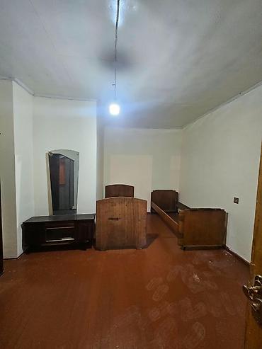 Kirayə evlər: 🏡 QARA QARAYEV METROSUNA YAXIN HƏYƏT EVİ KİRAYƏ VERİLİR 📍 Qara — 7