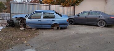 Volkswagen: Volkswagen Vento: 1993 г., 1.8 л, Механика, Бензин, Седан — 4