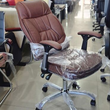 купить бу кресло: Новый, С колесиками, Рукояти регулируются, Кожа