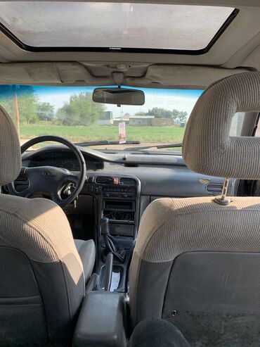 Mazda: Mazda 626: 1992 г., 2 л, Механика, Бензиновая, Седан — 5